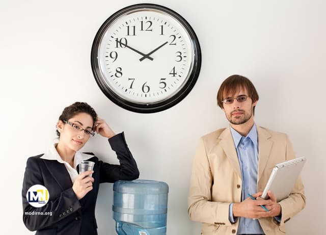 اتلاف وقت در سازمان و کارمندان چگونه وقت شان را در محل کار تلف می کنند؟