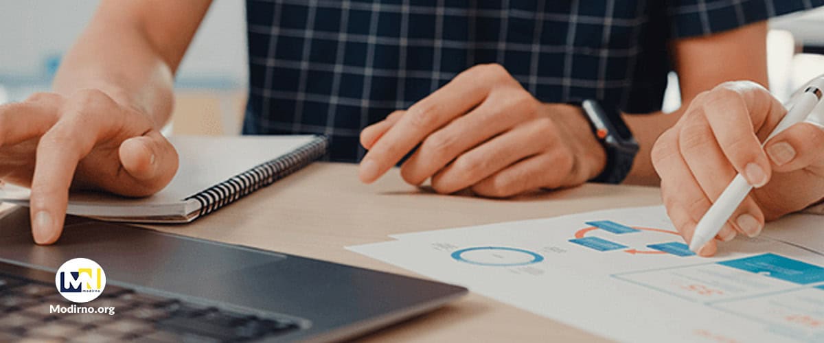 کارشناس ارزیابی عملکرد کیست و چگونه به شما کمک میکند؟