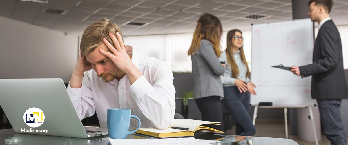 نشانه های کارمند ناراضی: ۵ نشانه نارضایتی شغلی